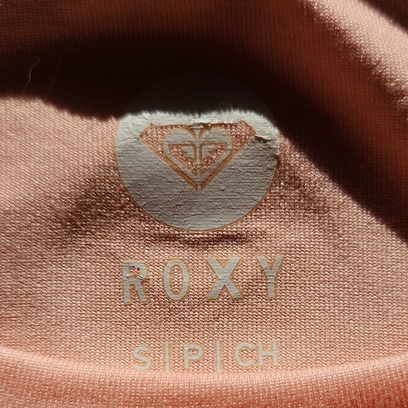 Roxy long sleeve top with see thu work out aeration and thumb holes peach pink S - Picture 7 of 16